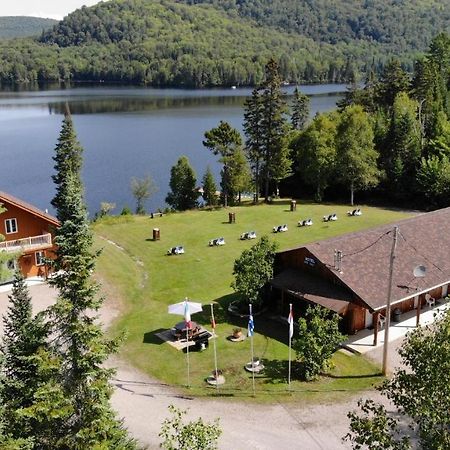 Motel Ours Bleu Lac-Saguay Dış mekan fotoğraf