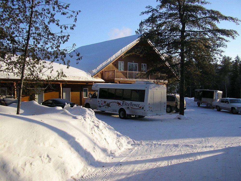 Motel Ours Bleu Lac-Saguay Dış mekan fotoğraf